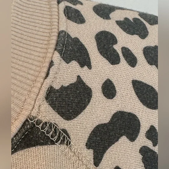 Wildfox Tiger & Leopard Print Crew Neck Sweatshirt. Size S. - Picture 4 of 5